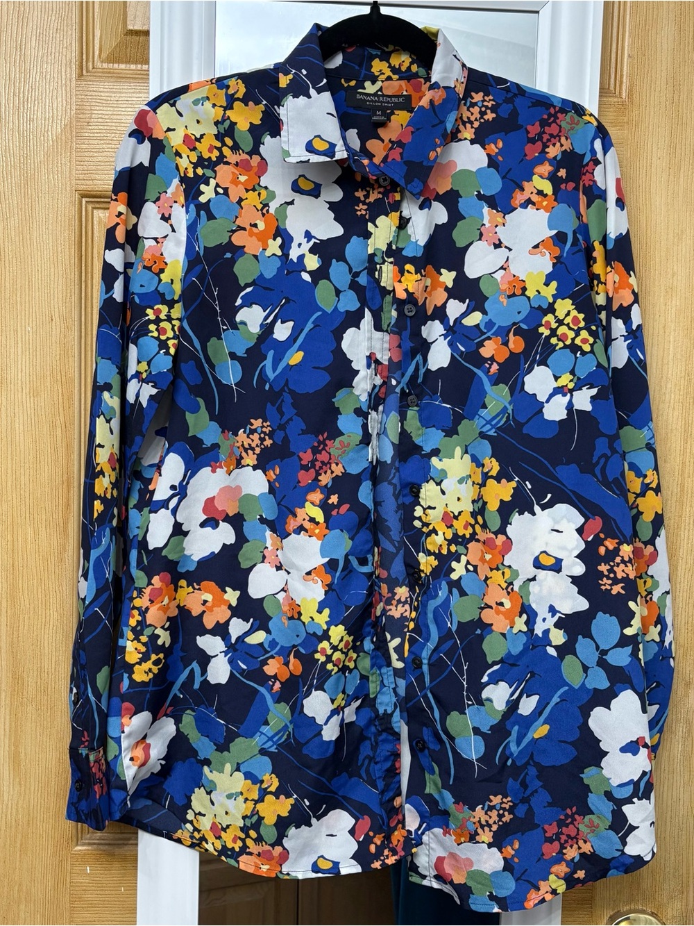Banana Republic Dillon Shirt Medium Blue Watercolor Abstract Floral Blouse Top